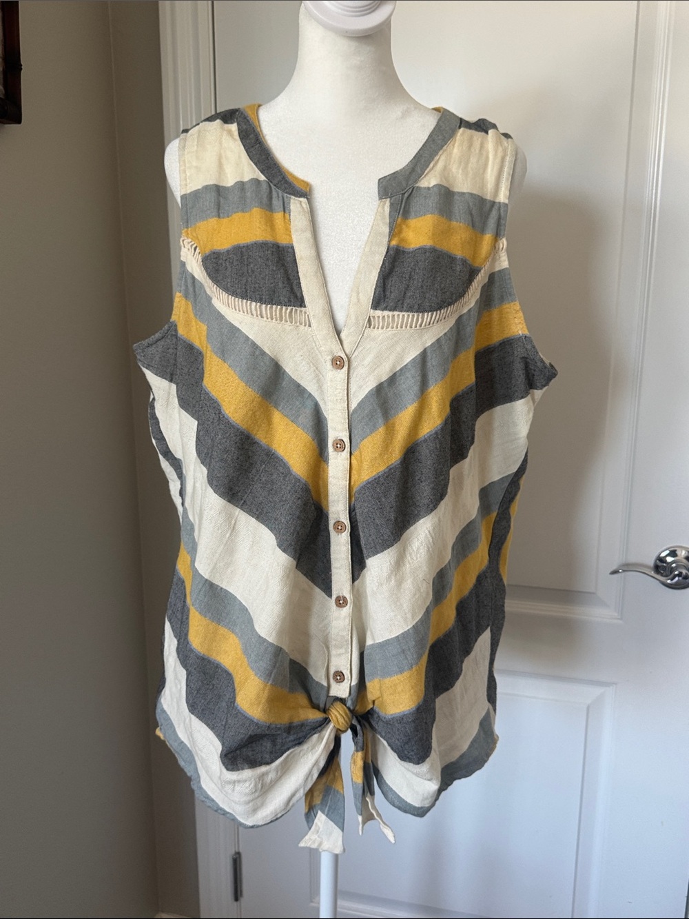 Shyanne Striped Button-Front Tie-Hem Camisole - Yellow Gray Cream